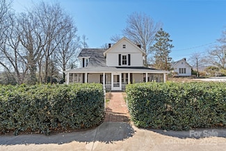 34 Broadway Ave, Tryon, NC 28782