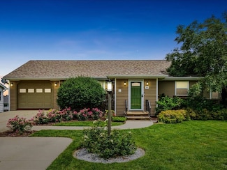 515 2nd St S, Coggon, IA 52218