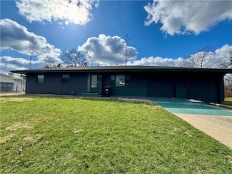 2222 8th Street Cir, Charleston, IL 61920