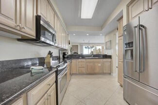 101 Gulfview Dr Unit 216D & 30' Boat slip, Islamorada, FL 33036