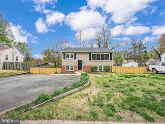 1407 Harrison St, Woodbridge, VA 22191