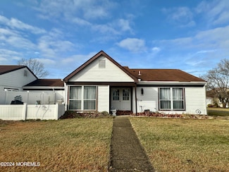918B Liverpool Cir, Manchester, NJ 08759