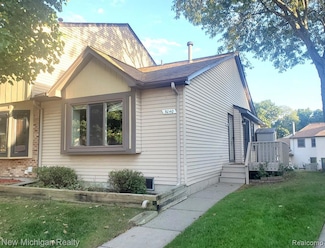 3040 Carly Ct, Auburn Hills, MI 48326