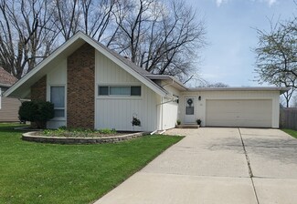 38 Codorus Rd, Montgomery, IL 60538