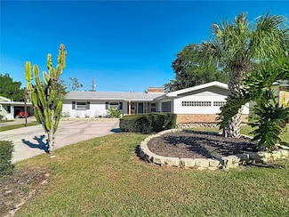 807 Avenue L SE, Winter Haven, FL 33880