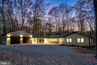 108 Interpromontory Rd, Great Falls, VA 22066