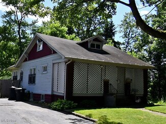 1665 Oak Knoll Ave SE, Warren, OH 44484