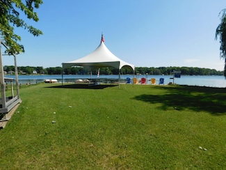 48901 South St, Lawrence, MI 49064