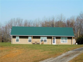 124 Venango Rd, Boyers, PA 16020