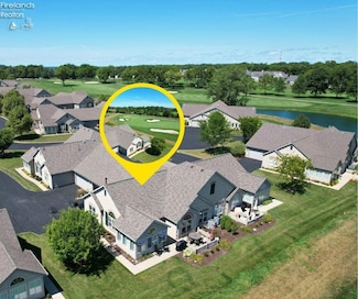 2901 Villa Ct Unit C, Port Clinton, OH 43452