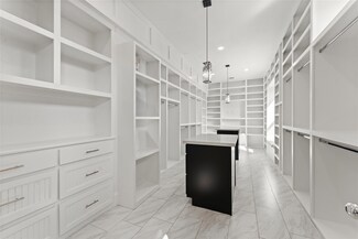 1902 W 25th St, Houston, TX 77008