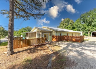 414 S 9th St, Thayer, MO 65791