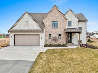 401 Jerelyn Ct, Combined Locks, WI 54113