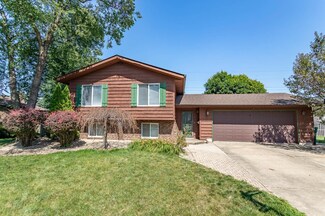 1935 Chestnut Ct, Munster, IN 46321
