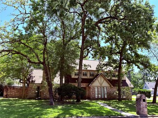 202 Pine Manor Dr, Conroe, TX 77385
