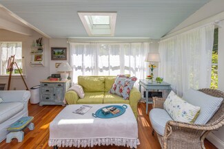 13 Gross Neck Rd, Waldoboro, ME 04572