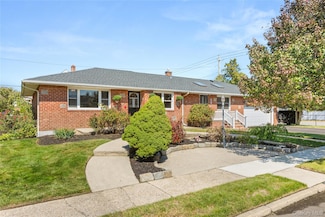 3901 Moore St, Levittown, NY 11756