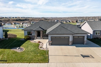 1801 Ridge Dr, Mandan, ND 58554