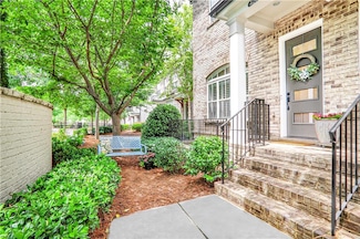 4202 Deming Cir, Sandy Springs, GA 30342