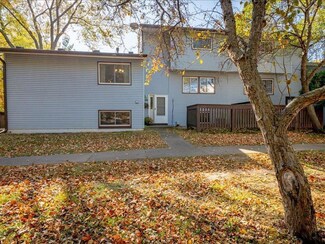 4819 Grenwich Way N, Saint Paul, MN 55128