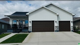 6479 Mickelson St, Sioux City, IA 51106