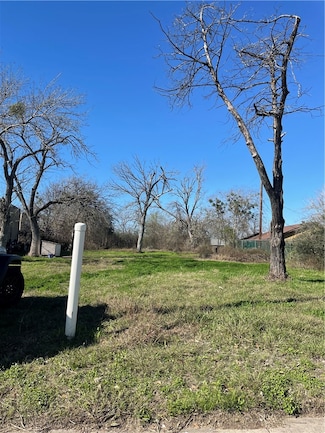 1304 Finfeather Rd, Bryan, TX 77803