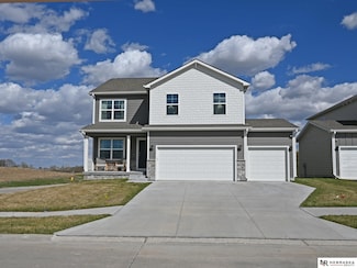 4401 Leawood Dr, Bellevue, NE 68123