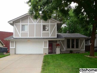 906 N Beadle St, Papillion, NE 68046