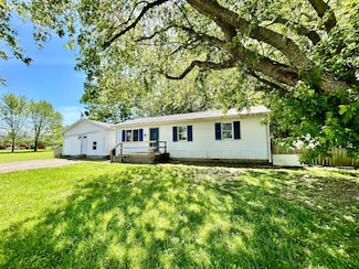 10070 Wolfe Rd, New Vienna, OH 45159