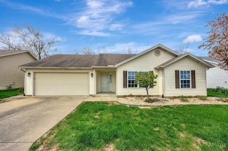 58 W Persimmon Dr, Hamilton, OH 45013