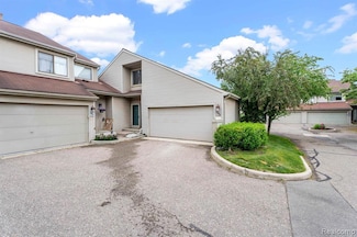 505 Plymouth Ct, Rochester Hills, MI 48307