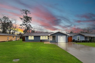 7155 Scotts Dr, Beaumont, TX 77708