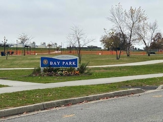 10 Kirgan Ct, East Rockaway, NY 11518