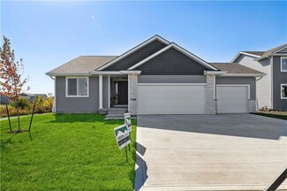 2215 Windcrest Dr, Granger, IA 50109