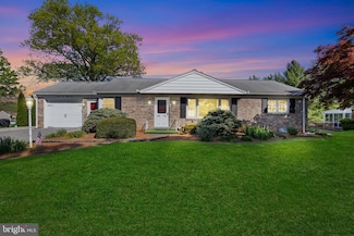 2421 Emerald Ave, York, PA 17408