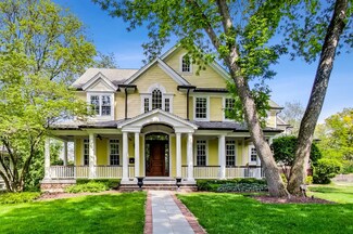 117 Tuttle Ave, Clarendon Hills, IL 60514