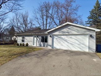 3934 Pontiac Lake Rd, Waterford, MI 48328
