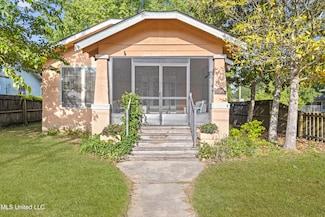 183 Lee St, Biloxi, MS 39530