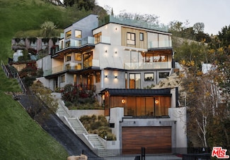 3755 Camino de la Cumbre, Sherman Oaks, CA 91423