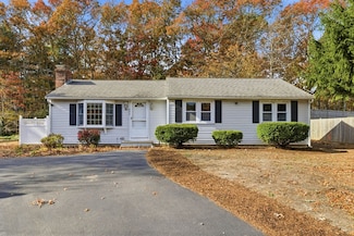 544 Cotuit Rd, Mashpee, MA 02649