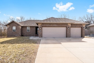 1009 Amanda Ave, Monett, MO 65708