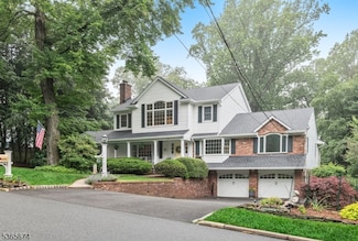 304 Briarwood Dr, Wyckoff, NJ 07481