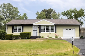 529 Maple Meadows Dr, Arnold, MO 63010