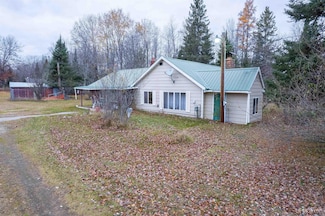 9657 N 5, Gladstone, MI 49837