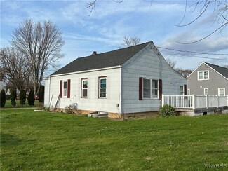 6065 Ketchum Ave, Newfane, NY 14108