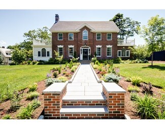 64 Bacon St, Winchester, MA 01890