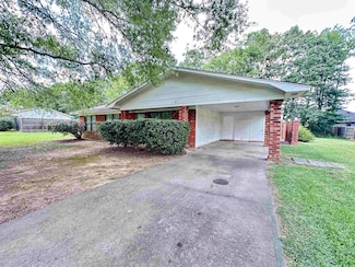 6 Louise Ln, Greenbrier, AR 72058