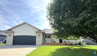 604 Eagle Ave, Harrisburg, SD 57032