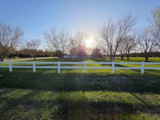 5998 S Range Rd, North Platte, NE 69101