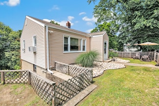 103 Mount Pleasant St, Derby, CT 06418